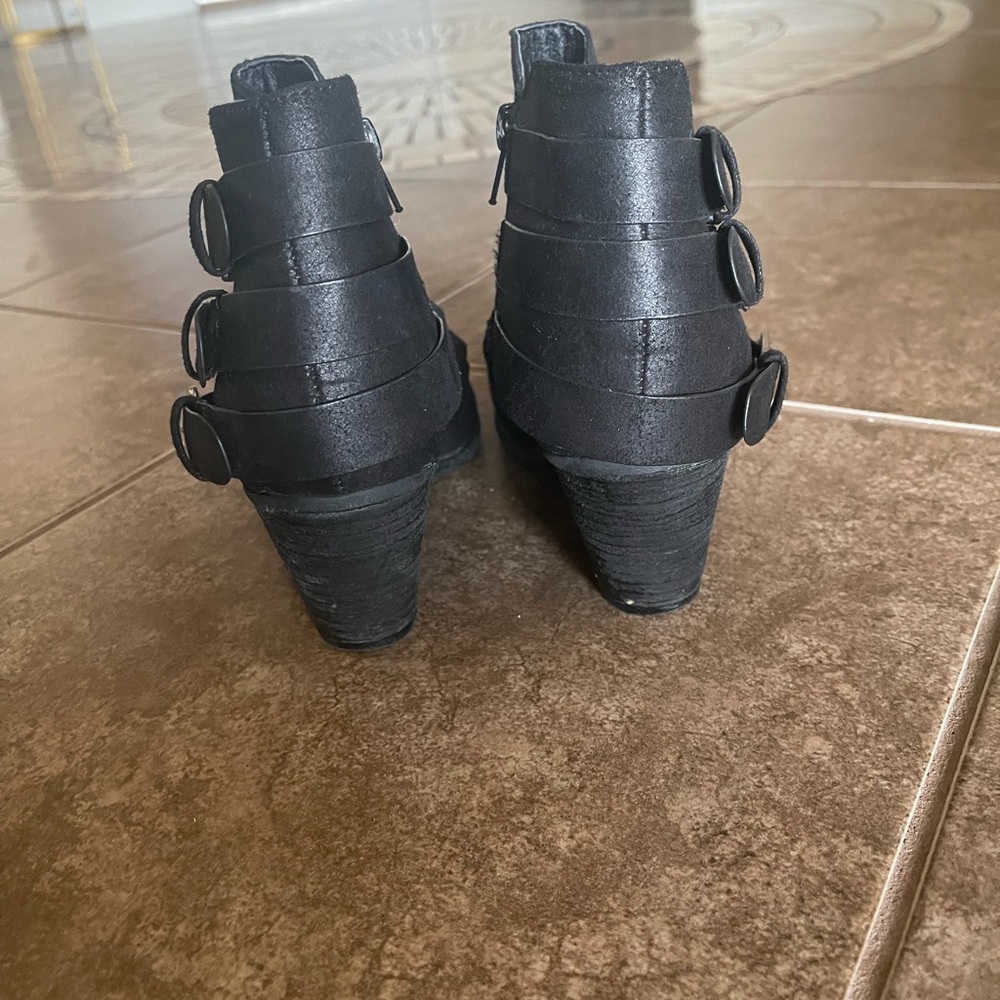 Report Yora Black Buckle Ankle Bootie Size 7 - image 4